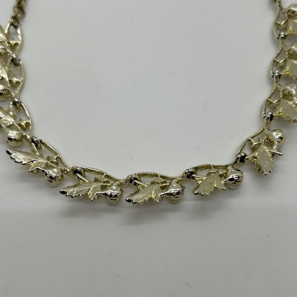 Vintage Judy Lee Gold Tone Necklace Leaf Design Faux Pearls Rhinestones Elegant - Picture 13 of 16
